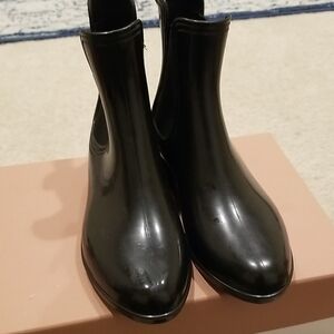 Nicole Miller Glossy Black Ankle Boots Size 7 Nwot